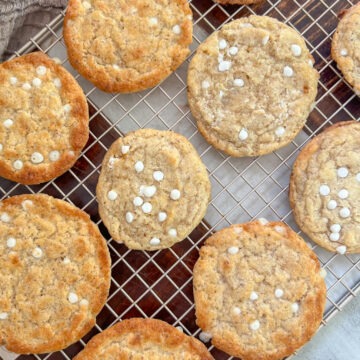 white chocolate chip cookies