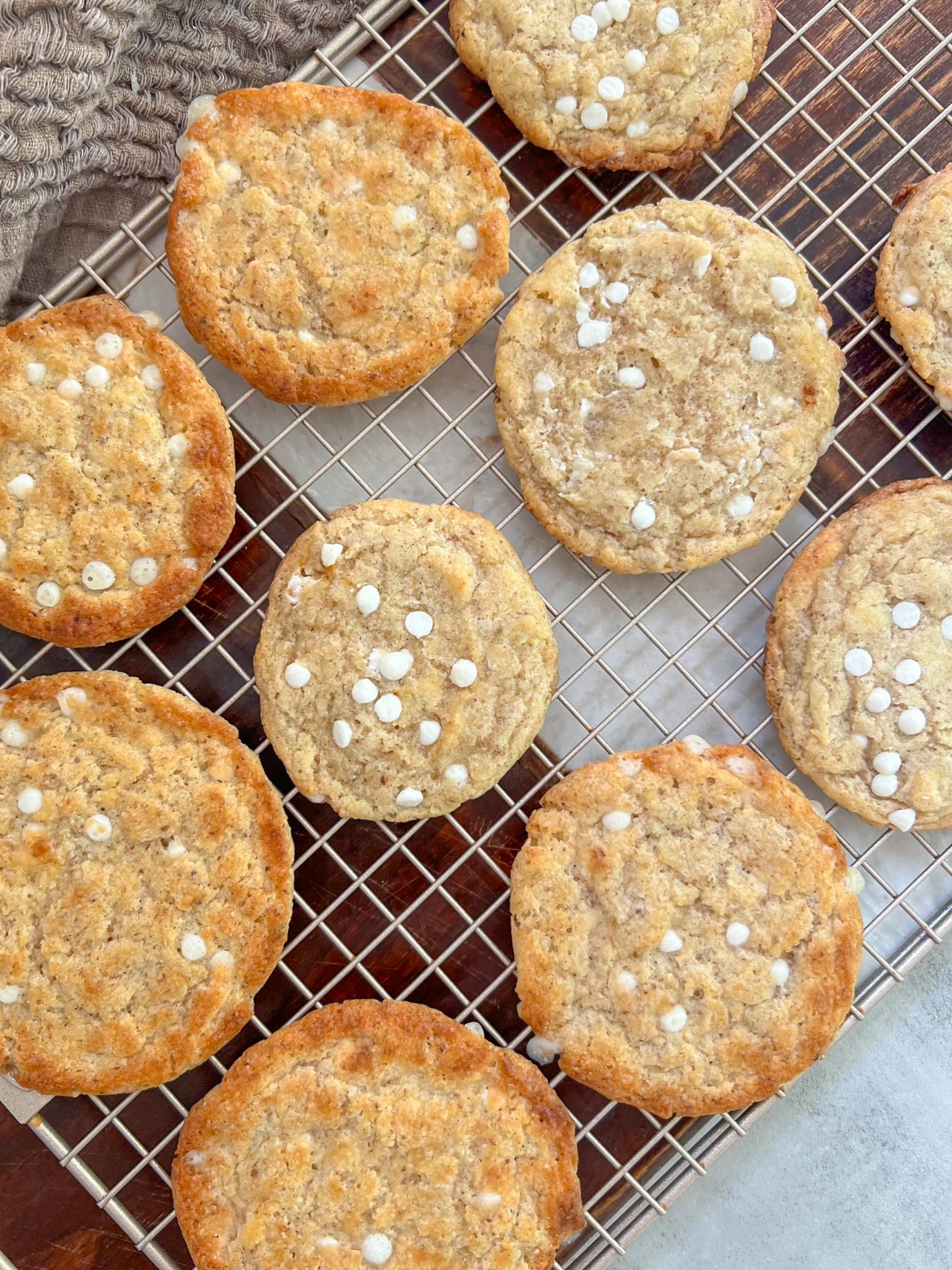 white chocolate chip cookies