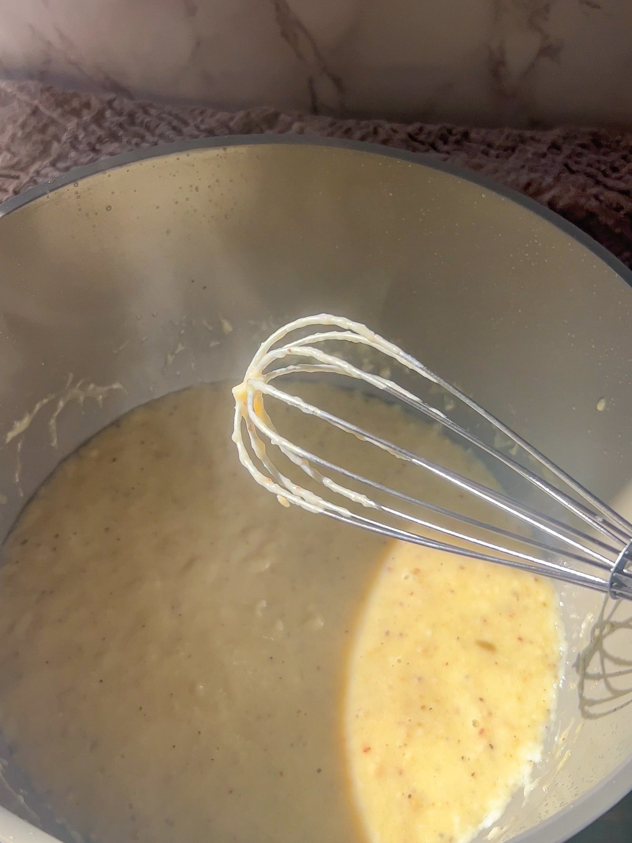 creamy garlic pasta - making the sauce