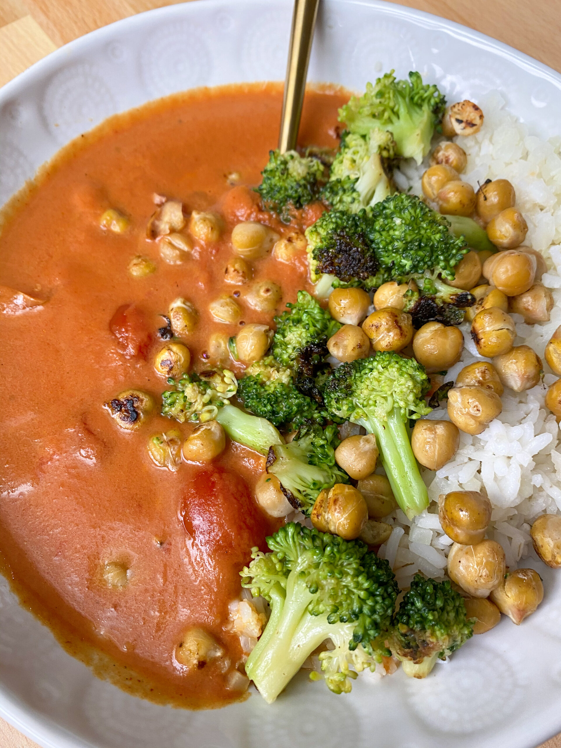 Easy Vegan Tomato Curry