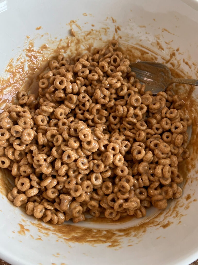 No-Bake Peanut Butter Chocolate Cereal Bars