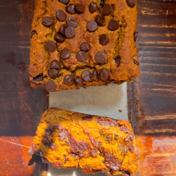 peanut butter pumpkin bread ovehead sliced