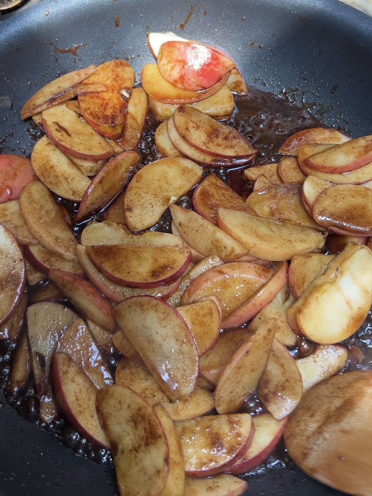 making the apple cobbler filling