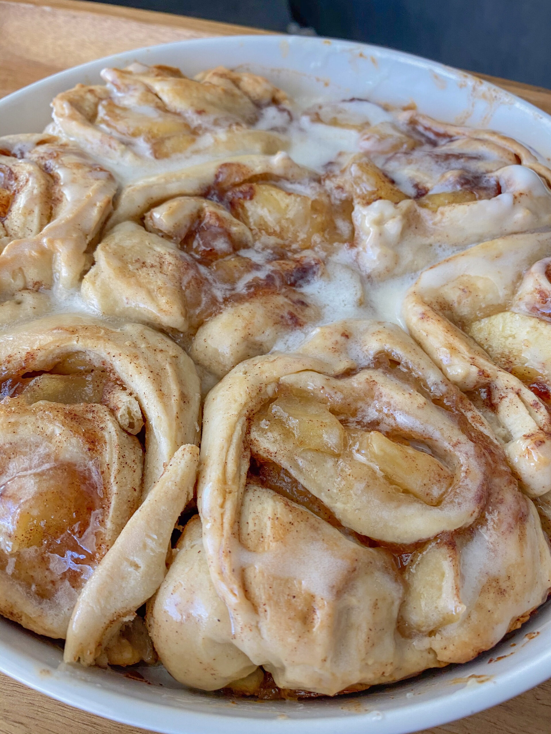 vegan apple cinnamon rolls