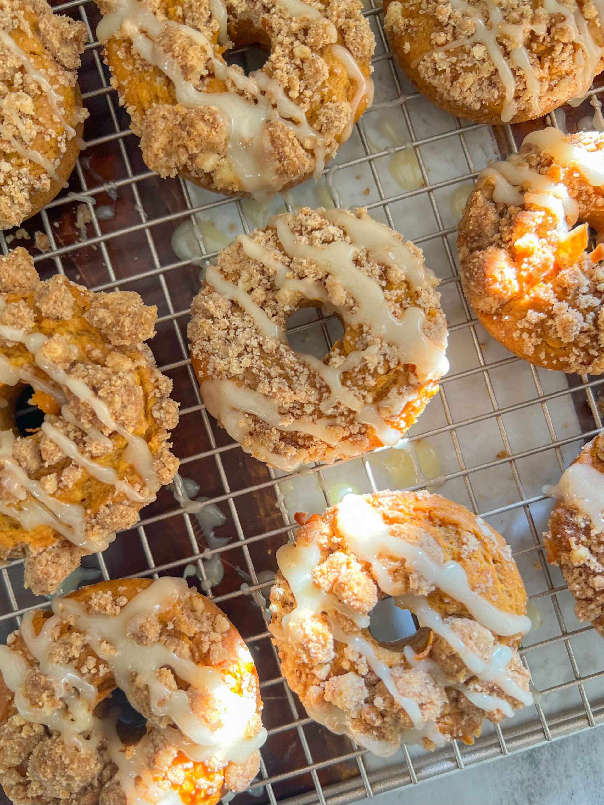 crumb cake donuts